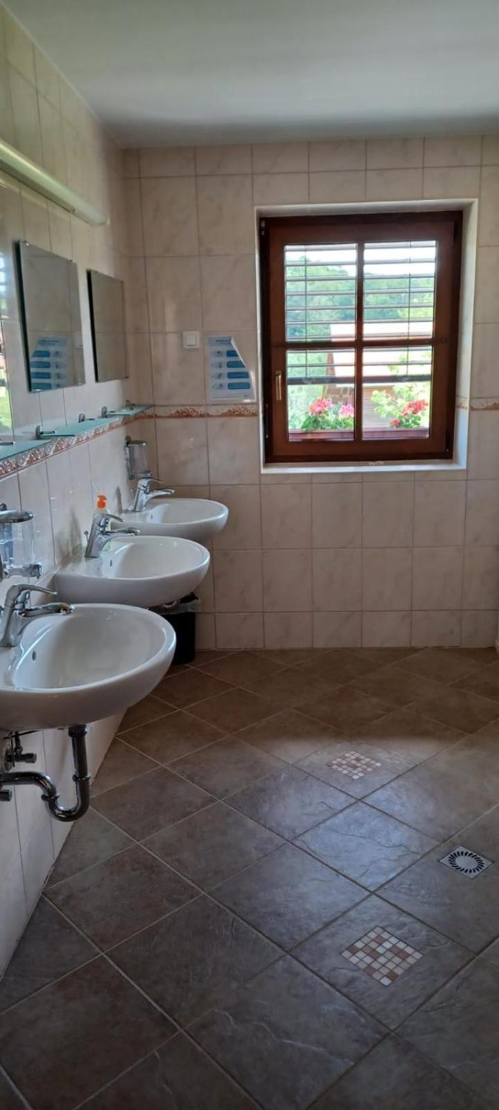 Hostel Strug Makole Екстериор снимка