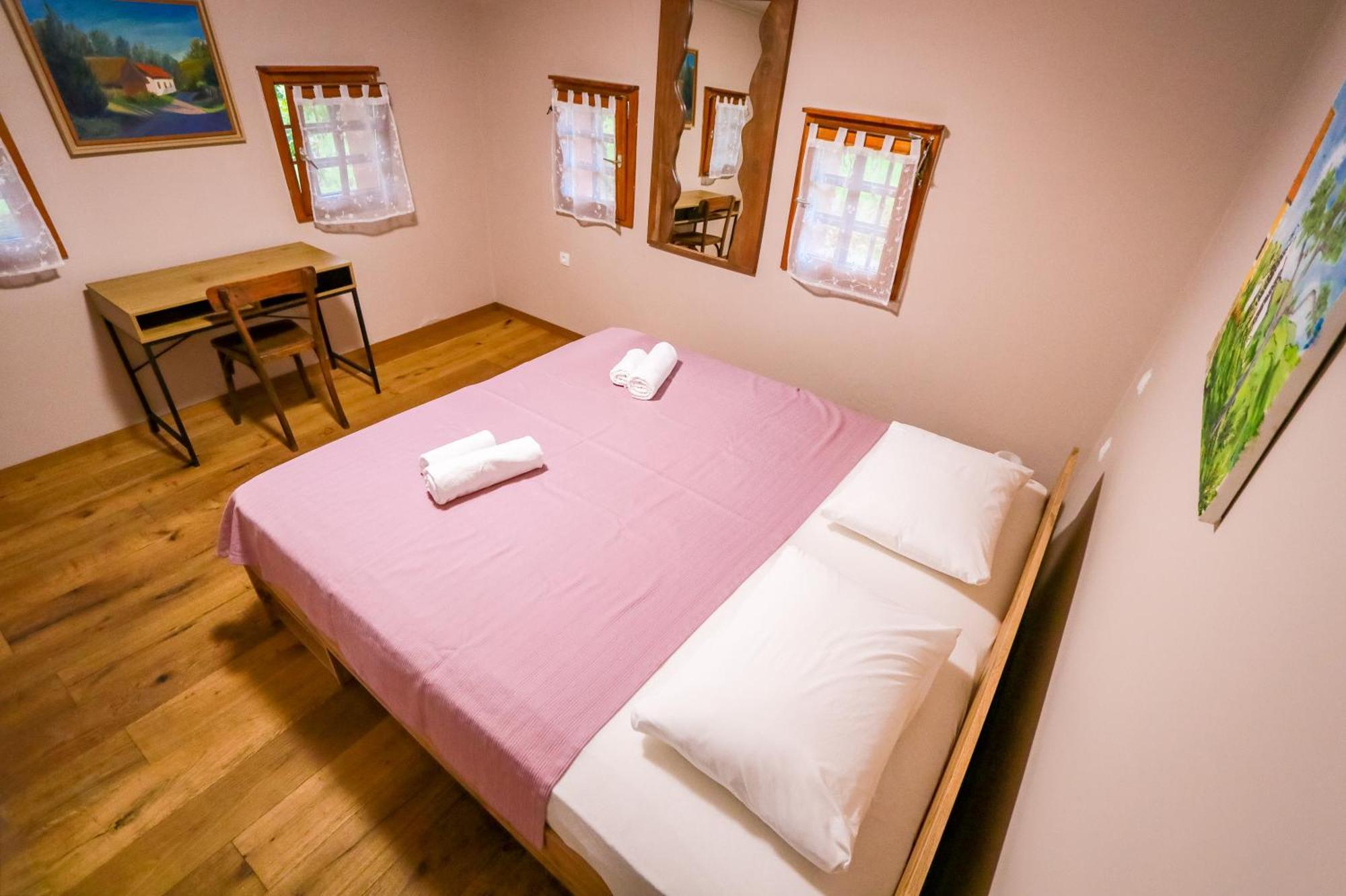 Hostel Strug Makole Екстериор снимка